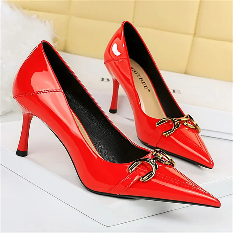 Women 7cm 10cm High Heels Wedding Nude Green Red Pumps Lady Luxury Designer Replica Metal Chain Stiletto Low Heels Fashion Shoes
