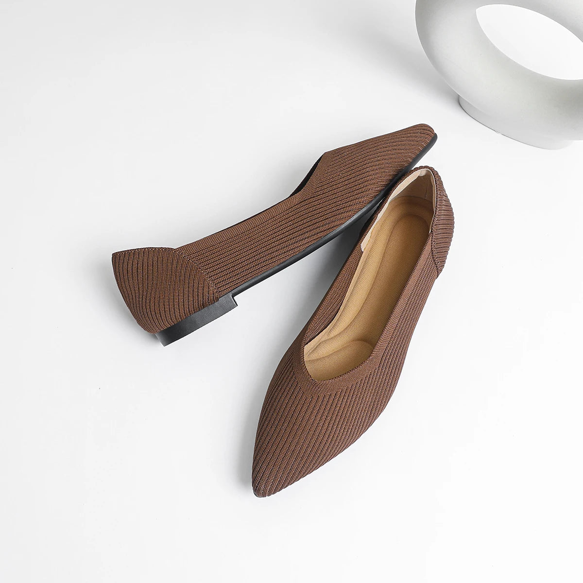 Women's flat shoes with pointed soft knitted sole breathable and comfortable shoes Spring and Autumn 2024 new model