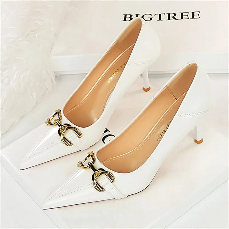 Women 7cm 10cm High Heels Wedding Nude Green Red Pumps Lady Luxury Designer Replica Metal Chain Stiletto Low Heels Fashion Shoes