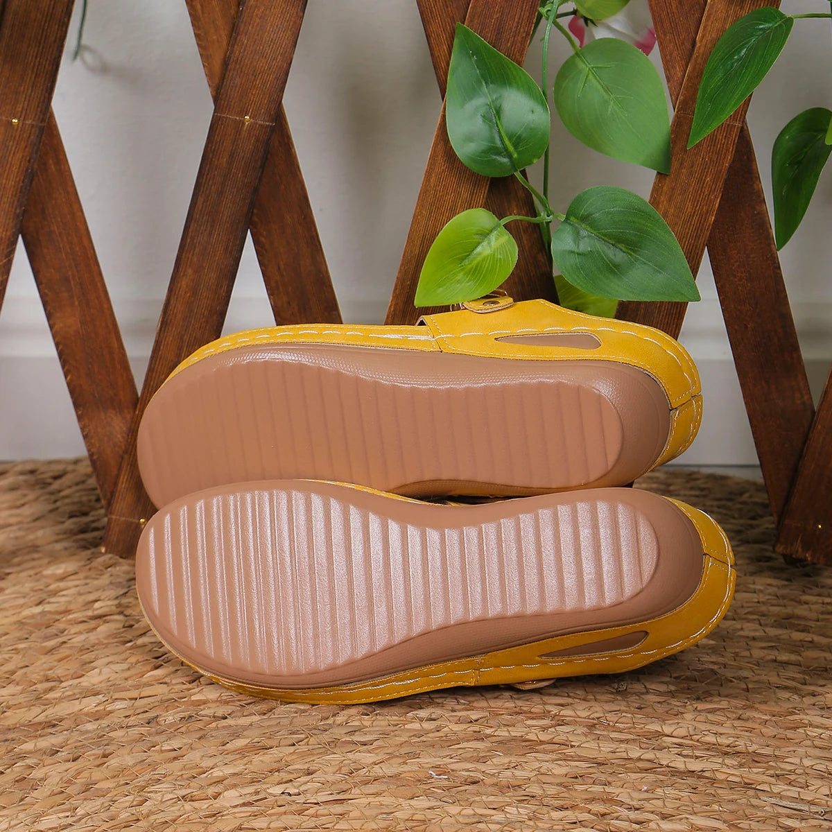 Women Wedge Platform Slippers 2025 Summer New Clip Toe Orthopedic Arch Support Sandals Pu Leather Non-Slip Soft Shoes Flip Flops