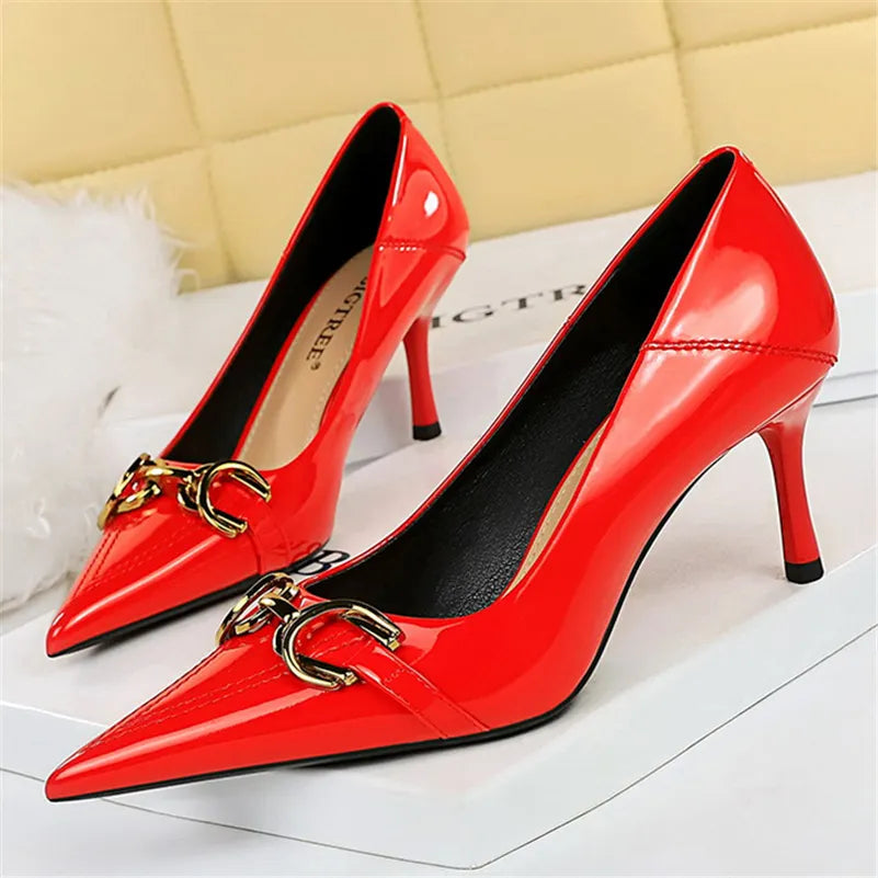 Women 7cm 10cm High Heels Wedding Nude Green Red Pumps Lady Luxury Designer Replica Metal Chain Stiletto Low Heels Fashion Shoes
