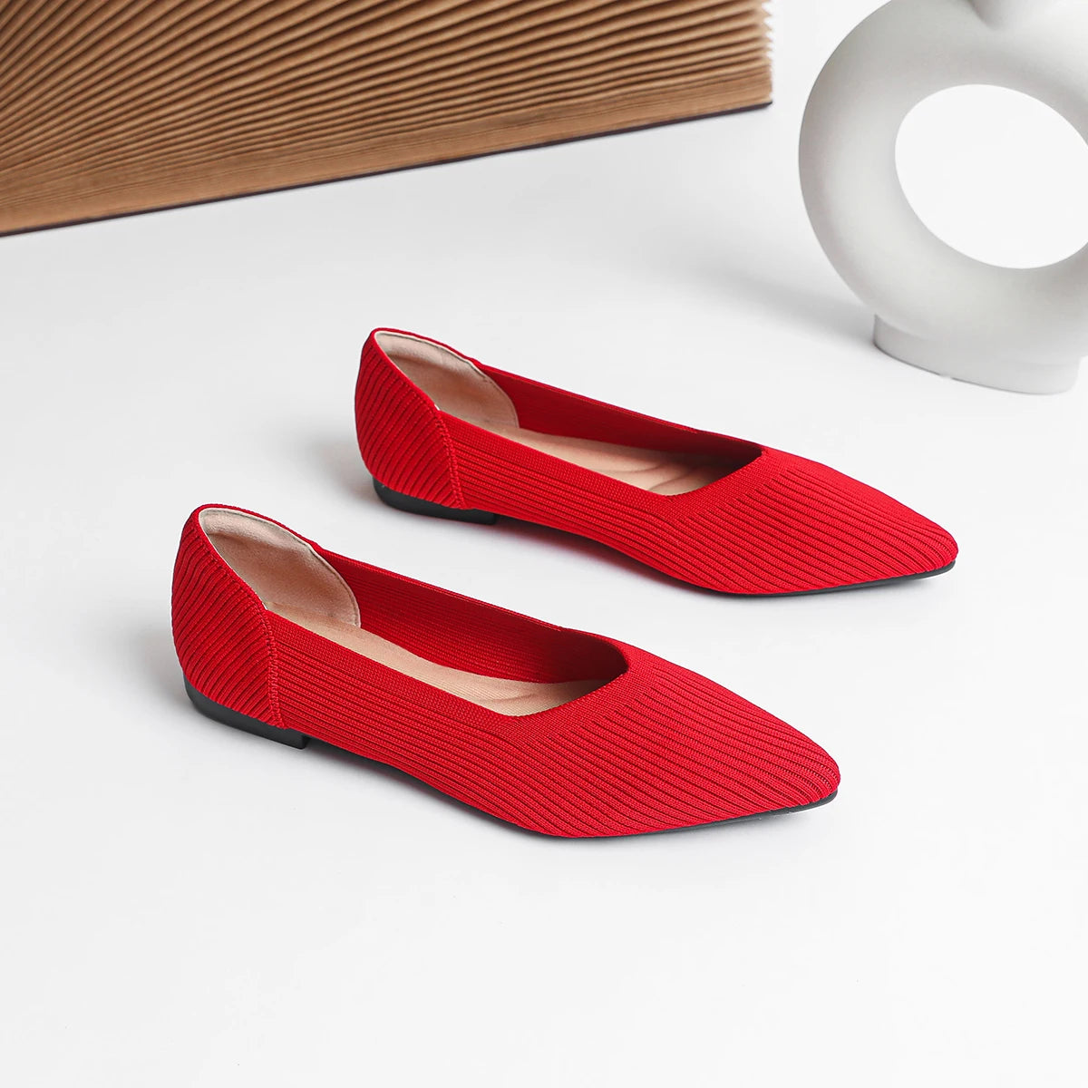 Women's flat shoes with pointed soft knitted sole breathable and comfortable shoes Spring and Autumn 2024 new model