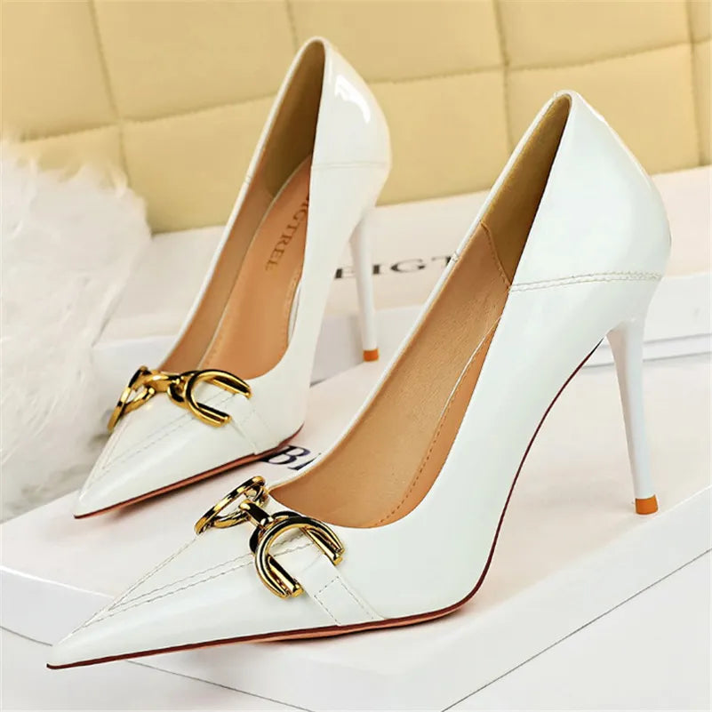 Women 7cm 10cm High Heels Wedding Nude Green Red Pumps Lady Luxury Designer Replica Metal Chain Stiletto Low Heels Fashion Shoes