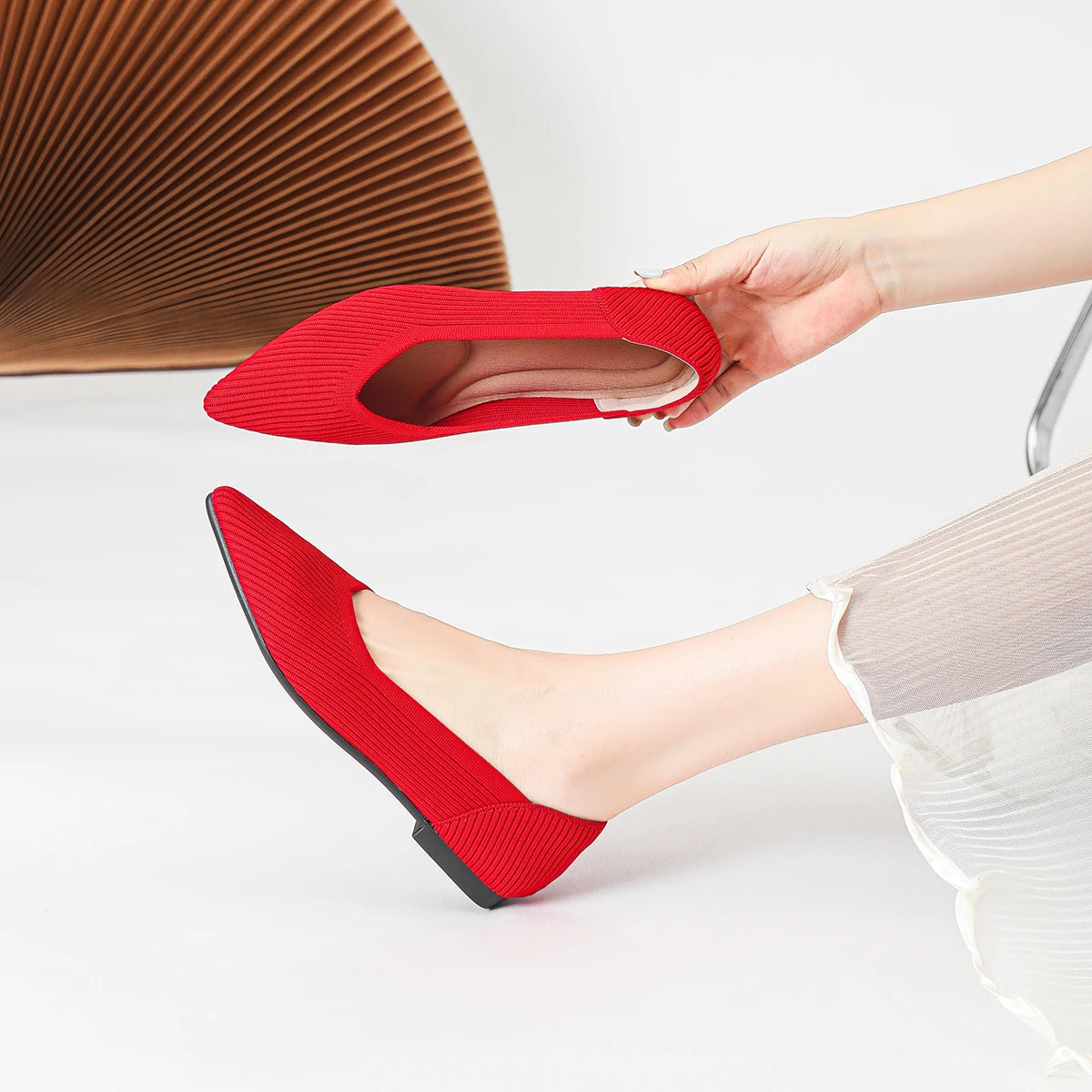 Women's flat shoes with pointed soft knitted sole breathable and comfortable shoes Spring and Autumn 2024 new model