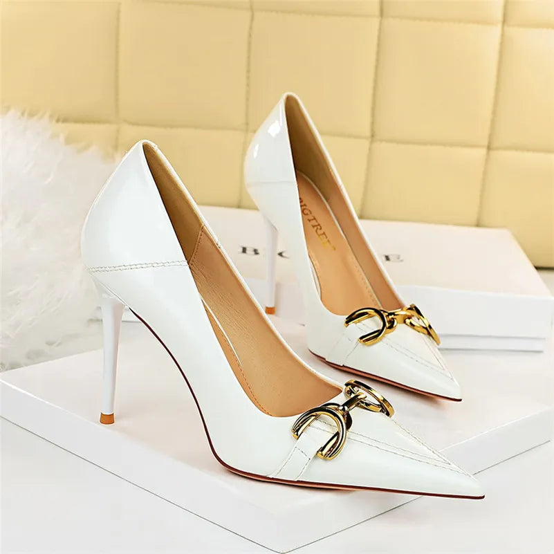 Women 7cm 10cm High Heels Wedding Nude Green Red Pumps Lady Luxury Designer Replica Metal Chain Stiletto Low Heels Fashion Shoes