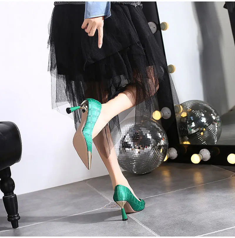 2022 New Woman Pink Pumps Luxury Designer Metal Pointed Stiletto Shallow Mouth Single Shoes High Heels Women Green Party Shoes