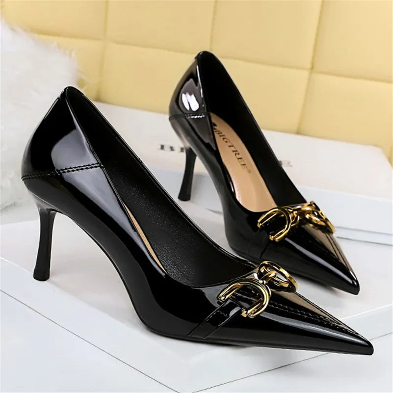 Women 7cm 10cm High Heels Wedding Nude Green Red Pumps Lady Luxury Designer Replica Metal Chain Stiletto Low Heels Fashion Shoes