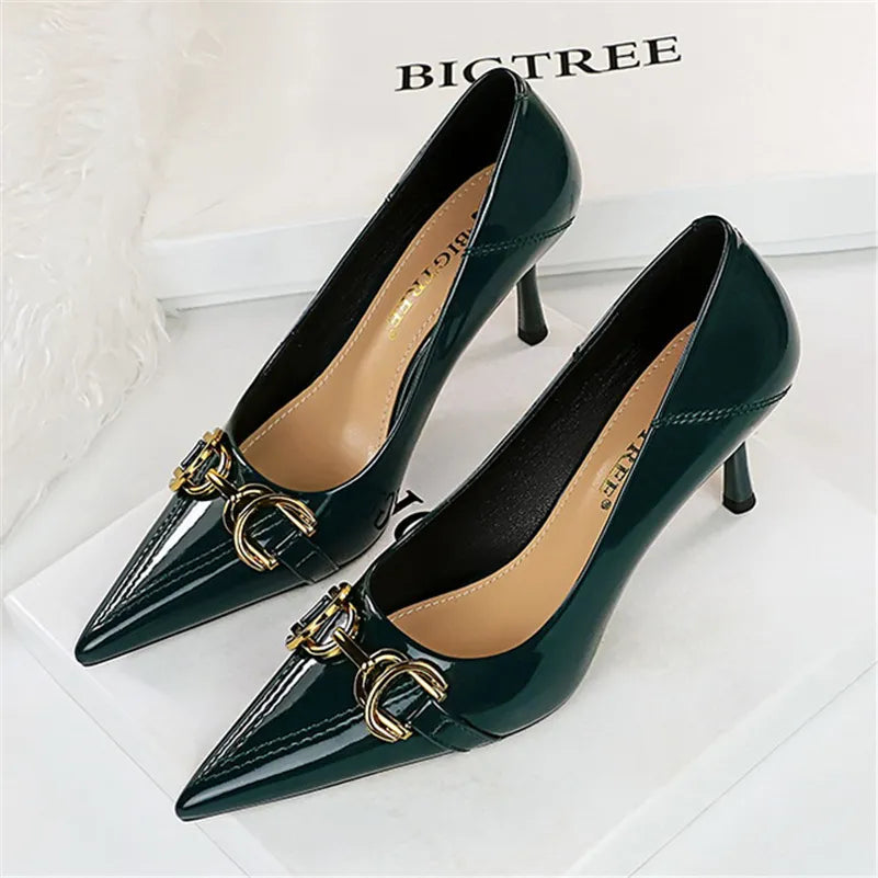 Women 7cm 10cm High Heels Wedding Nude Green Red Pumps Lady Luxury Designer Replica Metal Chain Stiletto Low Heels Fashion Shoes
